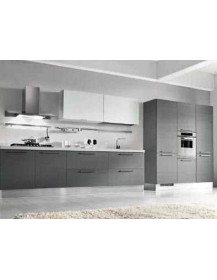 CUCINA LINEARE CON 3 COLONNE FINITURA GRIGIO CIELO