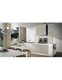 CUCINA CON CAPPA APPESA A SOFFITTO