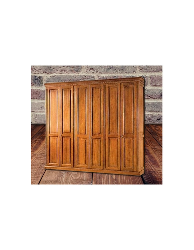 ARMADIO CON FREGI INTAGLIATI