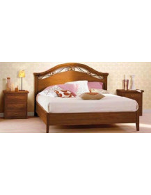 LETTO CON COMODINI VERNICIATI