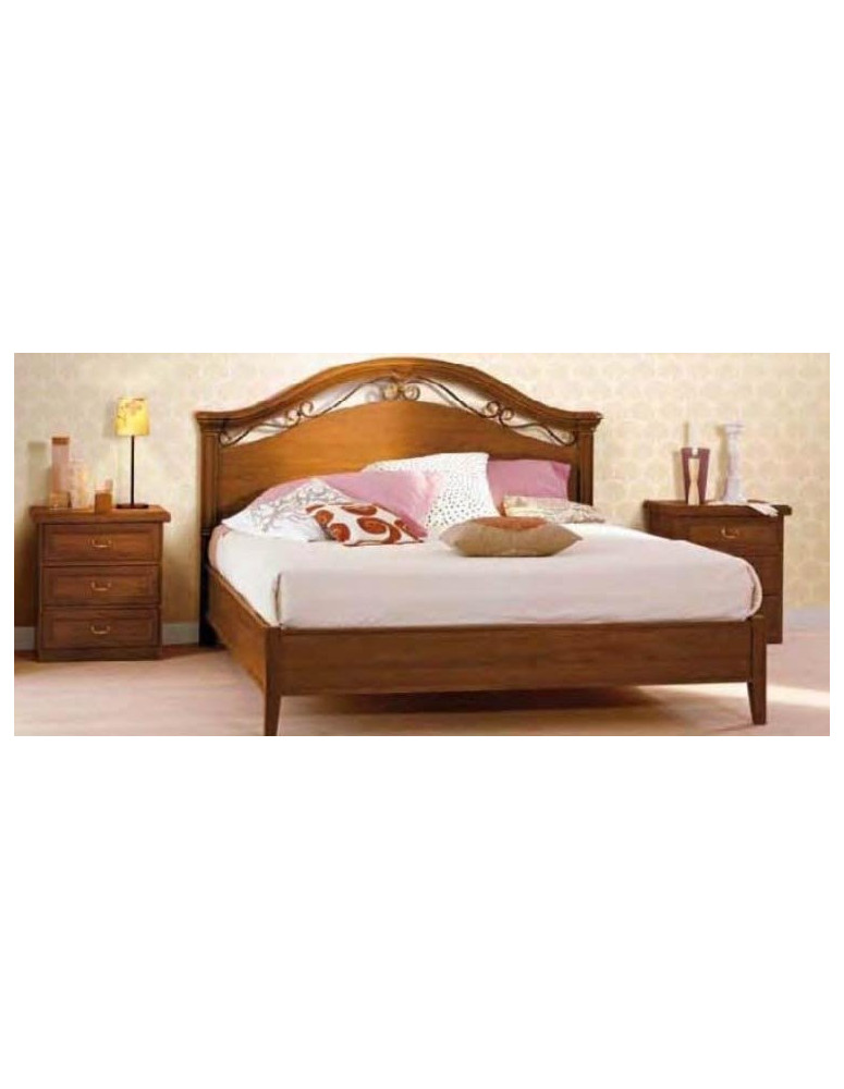 LETTO CON COMODINI VERNICIATI