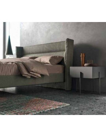 LETTO IMBOTTITO CON COMO E COMODINI