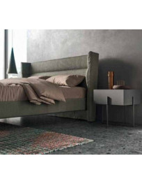 LETTO IMBOTTITO CON COMO E COMODINI