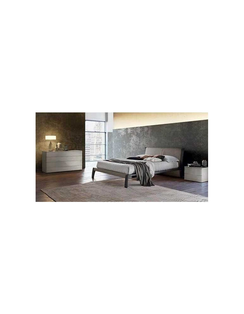 LETTO CON INSERTI IN ECOPELLE, COMO’ E COMODINI