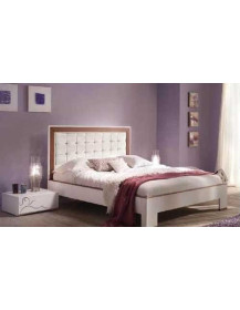 LETTO IMBOTTITO, RIVESTITO IN ECOPELLE CON FASCIA IN NOCE E COMODINO