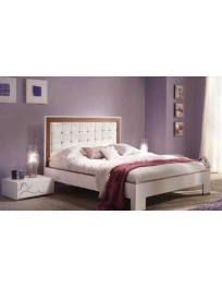 LETTO IMBOTTITO, RIVESTITO IN ECOPELLE CON FASCIA IN NOCE E COMODINO