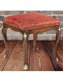 POUFFE  IMBOTTITO IN  FAGGIO