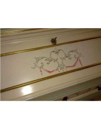 PARTICOLARE TROUMO LUIGI XVI LACCATO