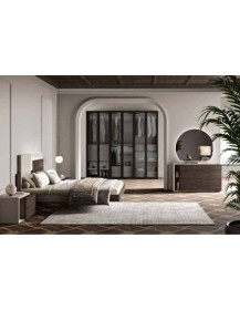 CAMERA CON ARMADIO A VETRI