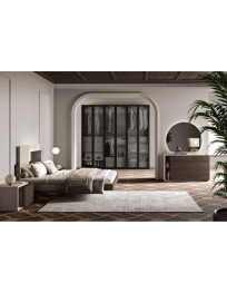 CAMERA CON ARMADIO A VETRI