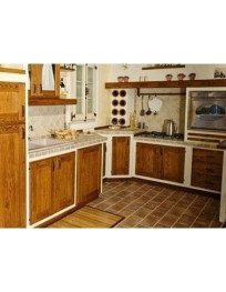 CUCINA IN MURATURA SU MISURA IN CASTAGNA