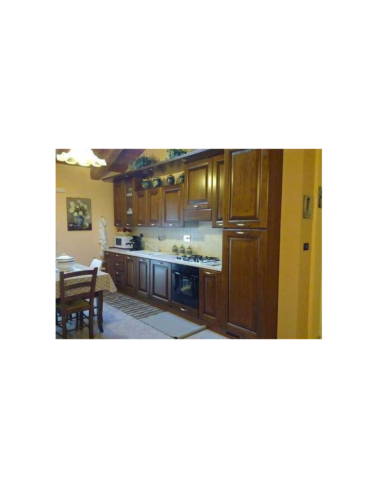 CUCINA SU MISURA IN CASTAGNO