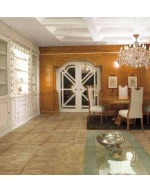 BOISERY IN LEGNO CON DECORI DORATI  CON LIBRERIA LACCATA