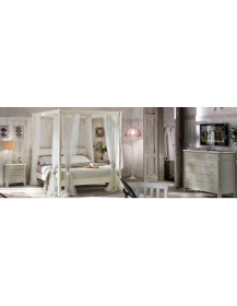 CAMERA CON LETTO BALDACCHINO