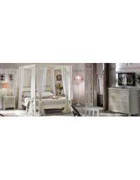 CAMERA CON LETTO BALDACCHINO