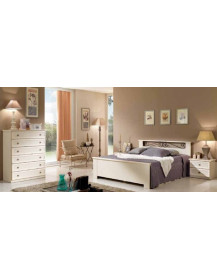 CAMERA CON LETTO COMODINI E SETTIMONE PATINATA BEIGE